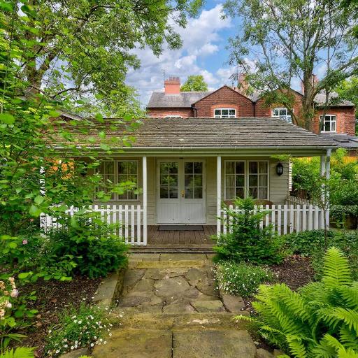 Garden Lodge in Hidden City Oasis, Manchester - Pass the Keys, undefined