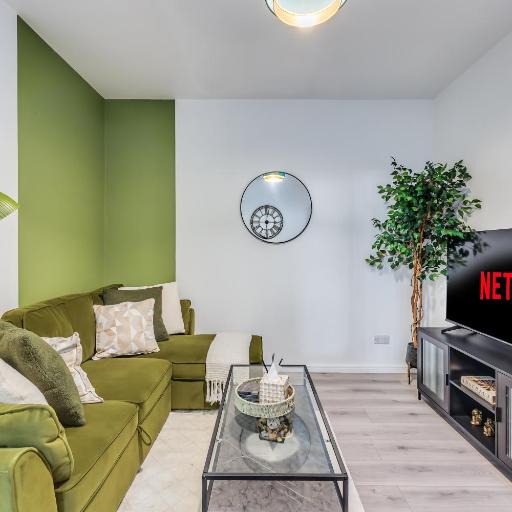 Luxury 4-Bed Home in Coventry City Centre - Sleeps 10 - Ideal for Corporate and Contractors, undefined