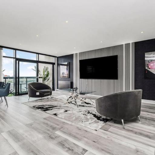 Luxurious Penthouse with Bar at Glasgow Hydro & SECC, undefined