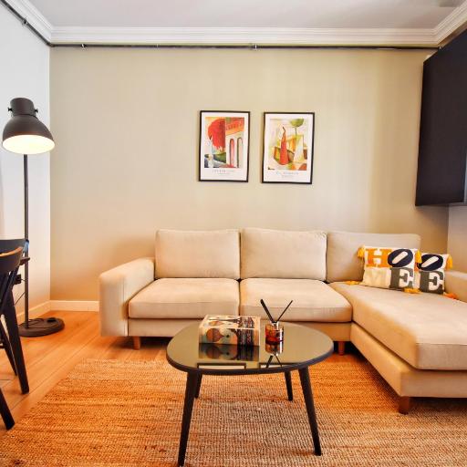 Cozy Renovated 3BR near Taksim- Santur D10, undefined