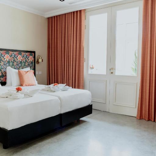 King Charles Boutique, undefined