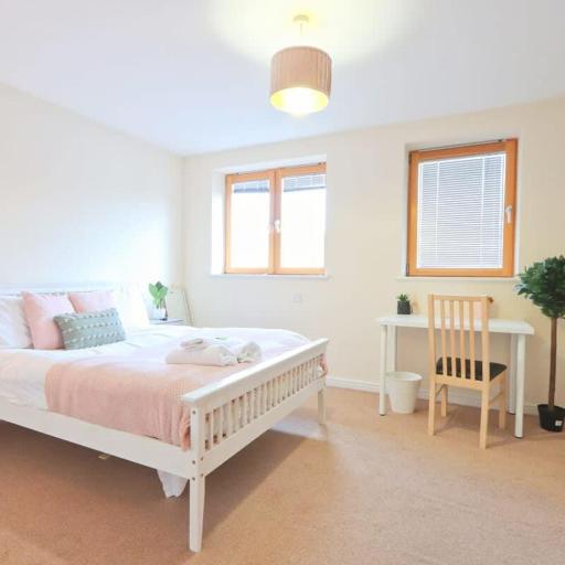 Amazing 2 Bed Townhouse walking distance from Bristol Temple Meads, undefined