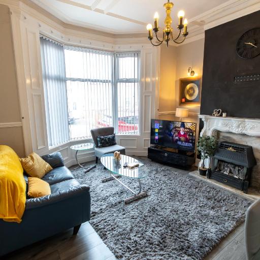 OG Stays- 4bedroom house, sleeps 8, Near Nissan & Stadium of light, undefined