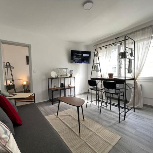 T2 Elio - proche gare et aéroport, parking privé, undefined