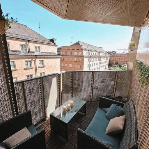 Modern, Centrally located Apartment!, undefined