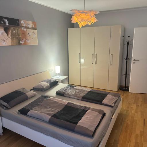 Zentrale 3 Zimmerwohnung mit kostenlosem Stellplatz, undefined