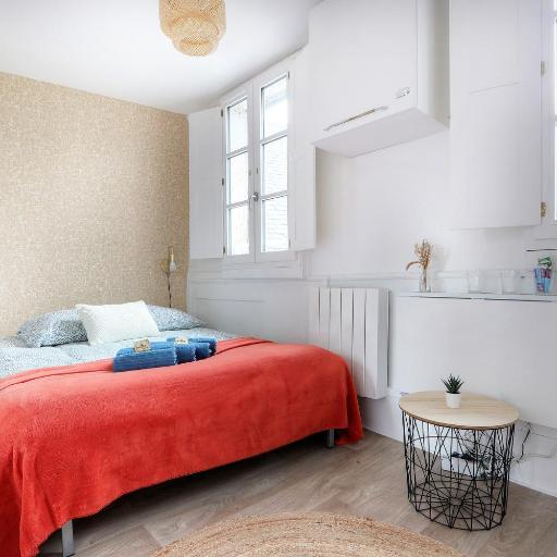 L'Artiste, undefined