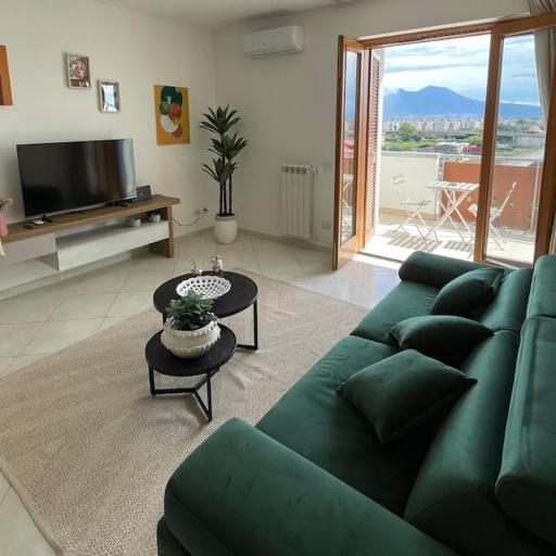 Attico vicino all Aeroporto con Parcheggio privato e 2 Bagni, undefined