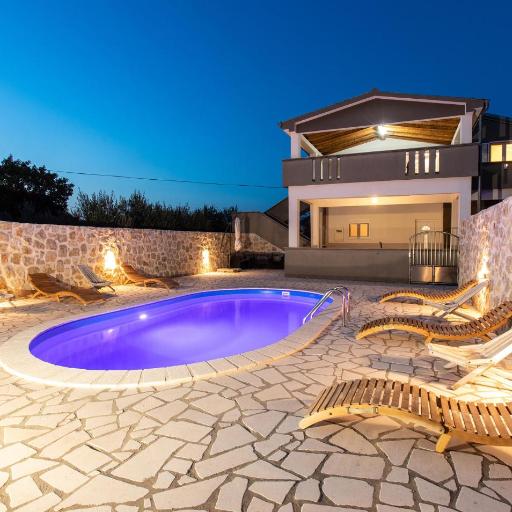 5 Bedroom Gorgeous Home In Podlug, undefined