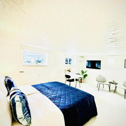 aday - Blue Water Studio Apartment with public Parking, undefined