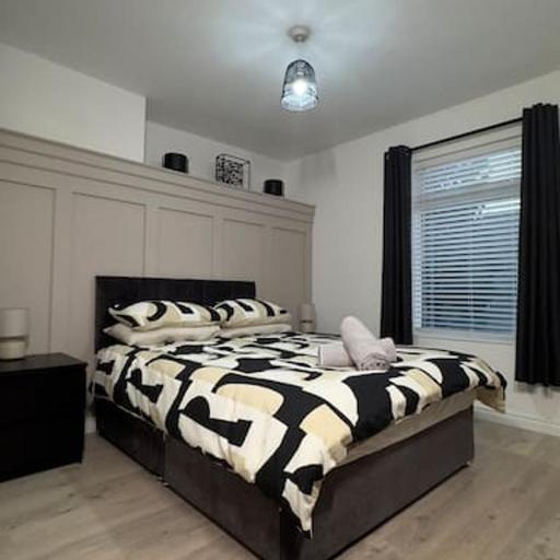 4 bedroom near city center, undefined
