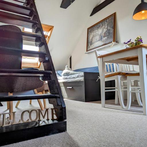 Cozy Haven - Bright small rooms, easy public transport, undefined