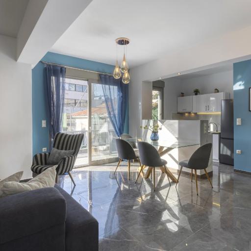 Modern Renovated Apartment in Metaksourgio, undefined