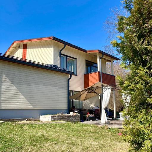 Cozy Holiday Home with Outside Jacuzzi and Sauna, undefined