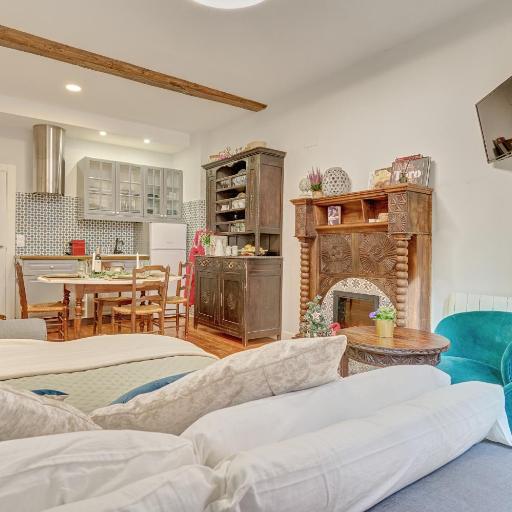 Heart of Pamplona Apartments IV by clabao, undefined