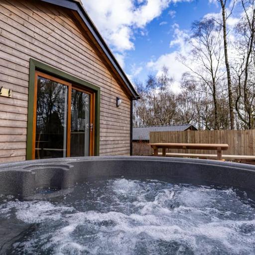 Ashenhurst, woodland lodge with hot tub for 4, undefined