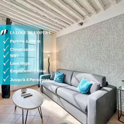 Loge de l'Opéra à 200 m du Palais des Papes, undefined