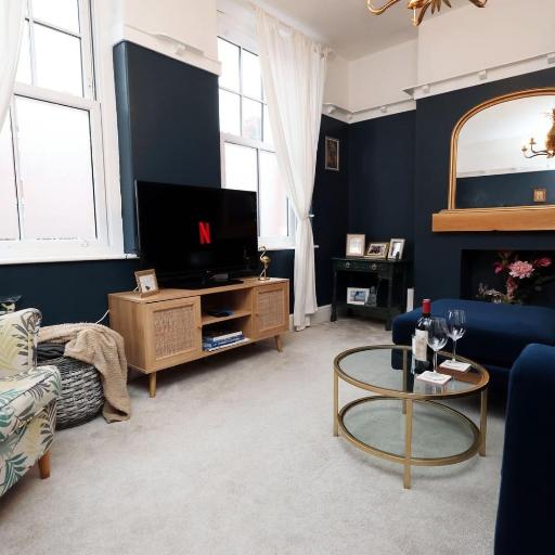 Spacious 2-Bed Cardiff Haven with Luxe Touches, undefined