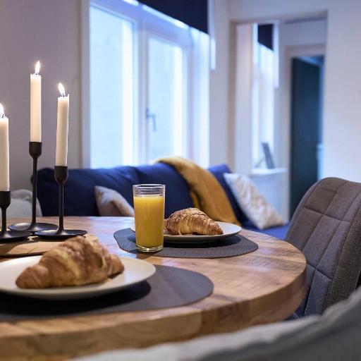 Central Apartment Above Lively Bar in Busy Street 4, undefined