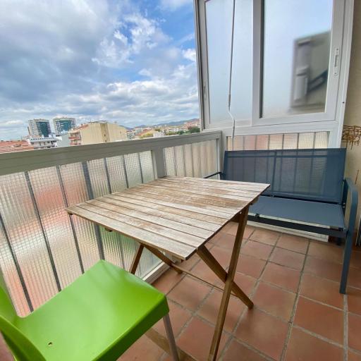 Big Family Terrassa Parking and noise free, undefined