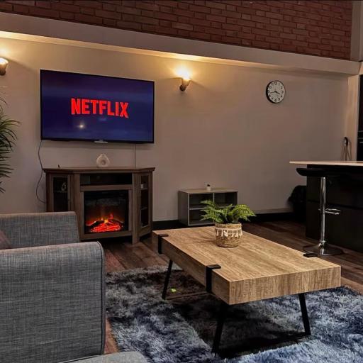 Chic Central, Relaxing, Restful, Retreat, Heated Floors, High Ceiling, Open Plan, City Centre, 1BR, undefined