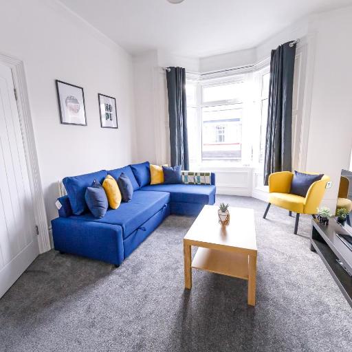 Huge 5 Bedroom Home - Great for Contractors, undefined