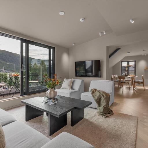 Northstay - The Loft l City Center Deluxe Apartment l Balcony, City, Ocean & Mountain Views, undefined