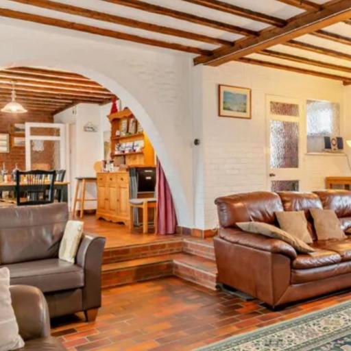 HOXNE HOUSE WEYBOURNE,N Coast sleeps 14 5 bedroom j72, undefined