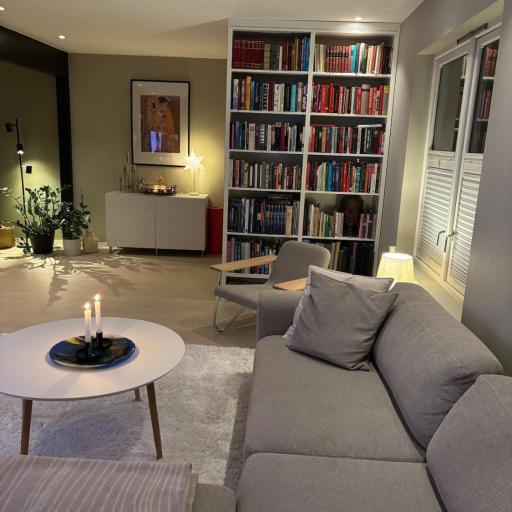 Beautiful house - walking distance of everything, undefined