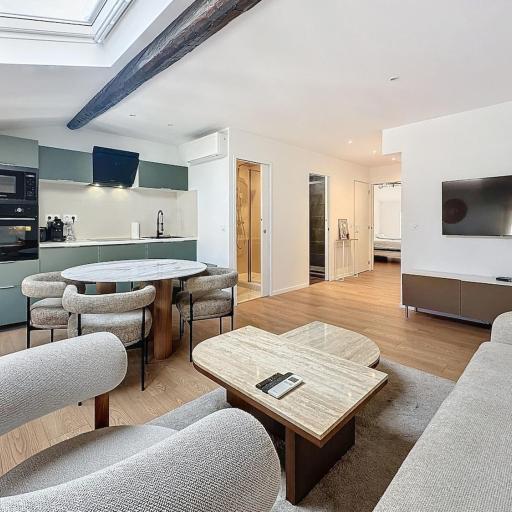 54m2 hypercenter, face Palais des Festivals, undefined