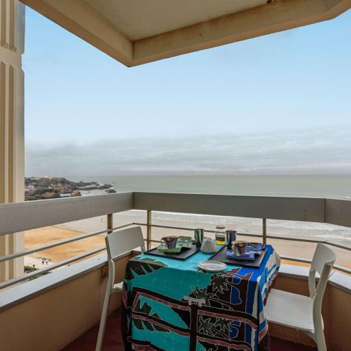 Studio en front de mer avec piscine et Wi-Fi à Biarritz - FR-1-3-621, undefined
