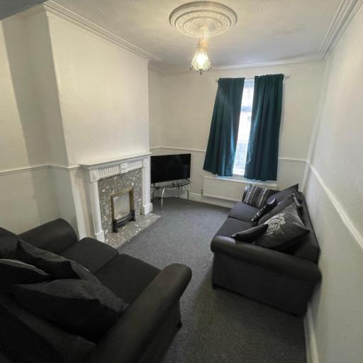 Cosy 2 Bed Home, Ideal Location, undefined