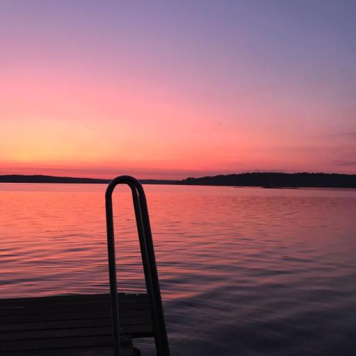 Solbackens guesthouse with sauna by the lake, undefined