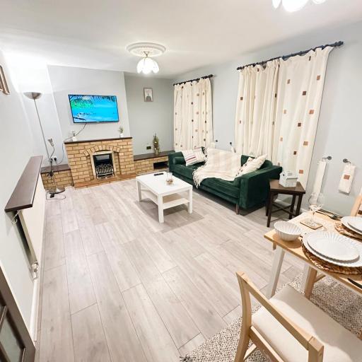 Luton Airport Spacious Accomodation, undefined