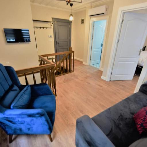 A spacious 3 rooms duplex close to İstiklal Boulevard, undefined