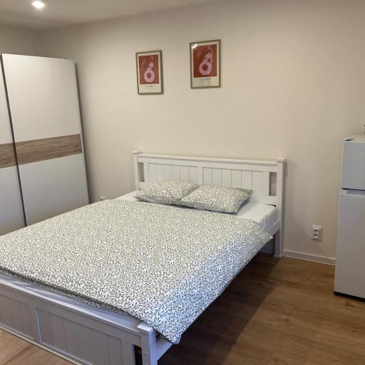 Simple & Stylish Studio, undefined