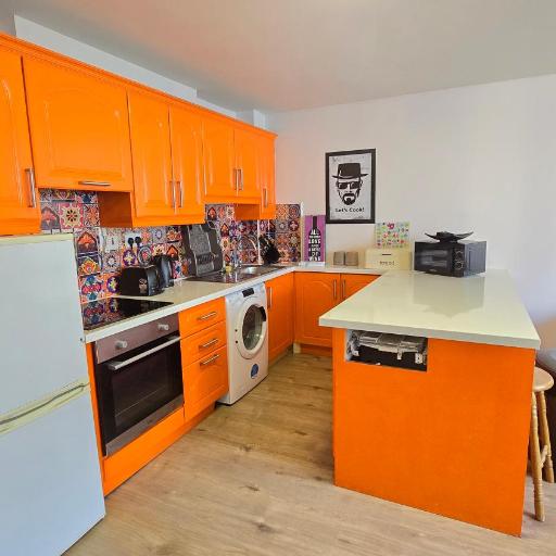 Colourful City Centre Hideaway, sleeps 6, undefined