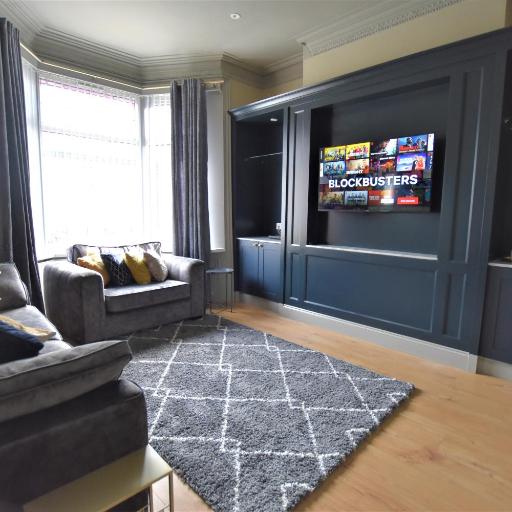 Central Cheerful Comfortable 3 bedroom home, undefined