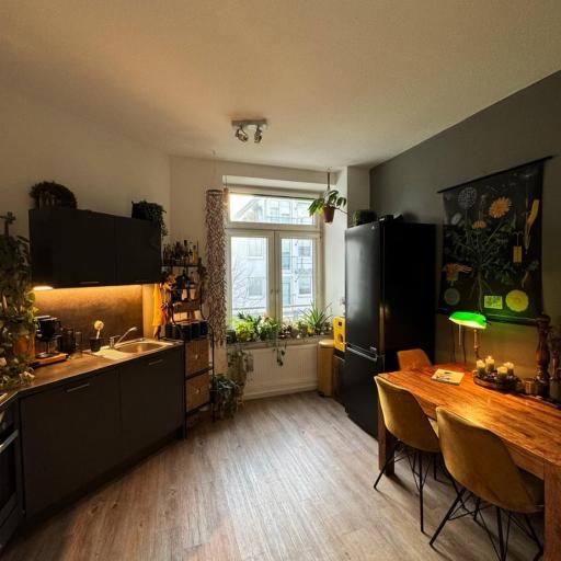 Gemütliche Schlafcouch im hellen Wohnzimmer zum Kurzaufenthalt, undefined