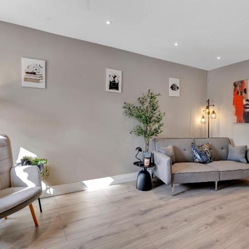 Travard at Heathrow 384, undefined