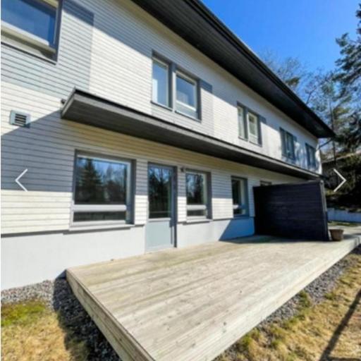 Huoneisto terassilla & parkkipaikalla, undefined