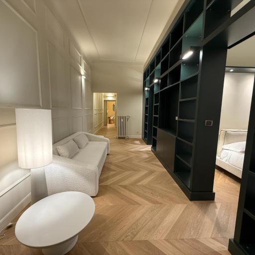 Luxury Design 1BR 1BA High Ceilings Central Milan, undefined