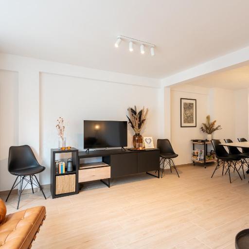 Spacious penthouse for 8 people in the city centre, undefined