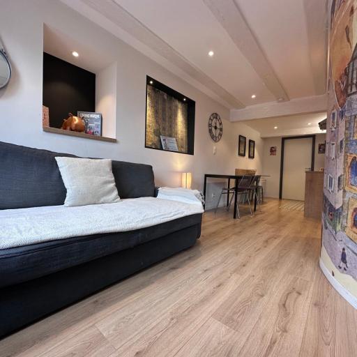 B'm Hans - Centre Historique - Vue Cathédrale - 2P, undefined