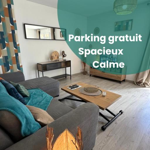 LE COLORÉ - Parking gratuit - Confortable, undefined