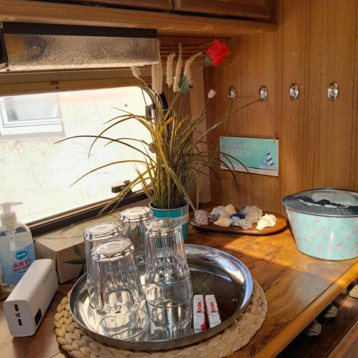 Moving Inn - Retro Übernachten im Wohnwagen, günstig & zentral, undefined