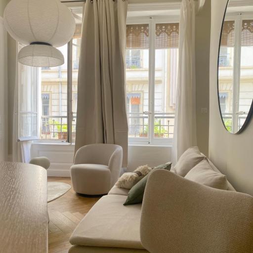 Appartement hausmannien au coeur du 7e, undefined