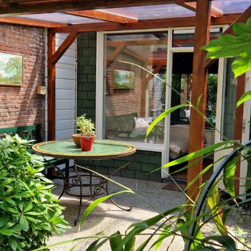 Courtyard house near center and beach, undefined