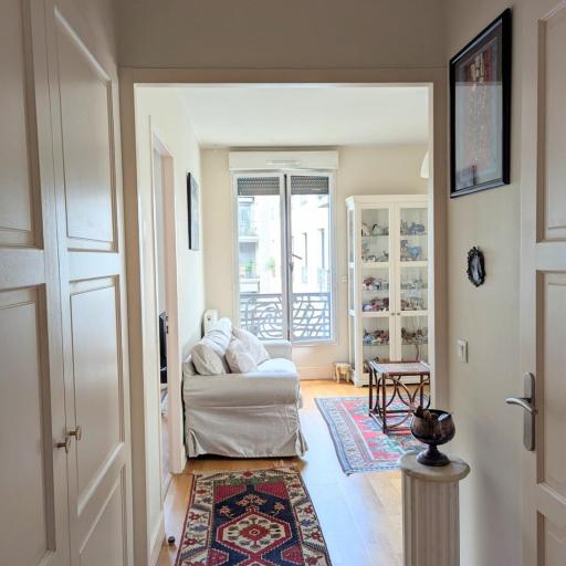 Lumineux appartement centre ville avec parking et loggia, undefined