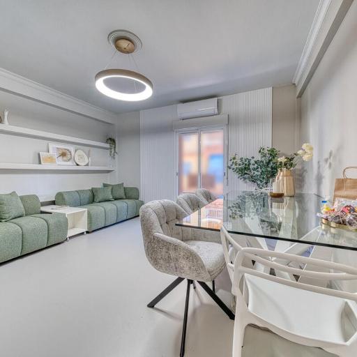 Luxury apartment with cinemaroom 600 mtr from the beach, undefined